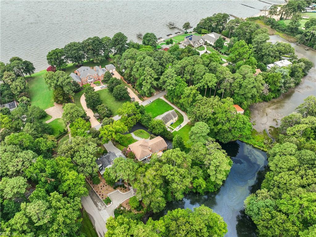 1202 Riverside Dr — photo