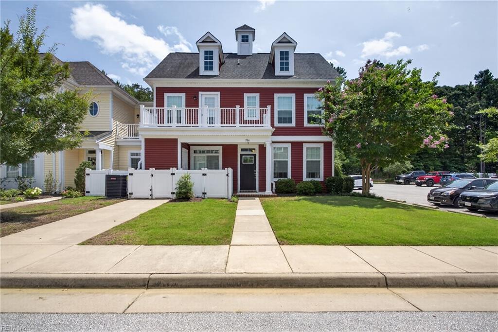 706 Promenade Ln — photo