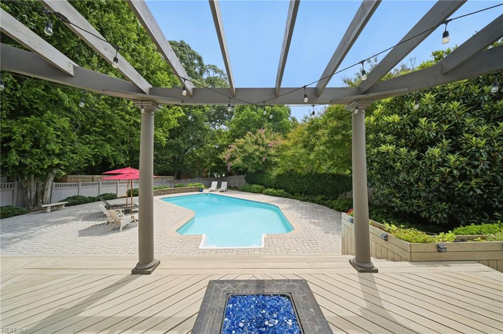 1248 Alanton Dr — photo