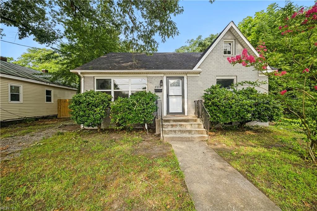 209 N Capital St — photo