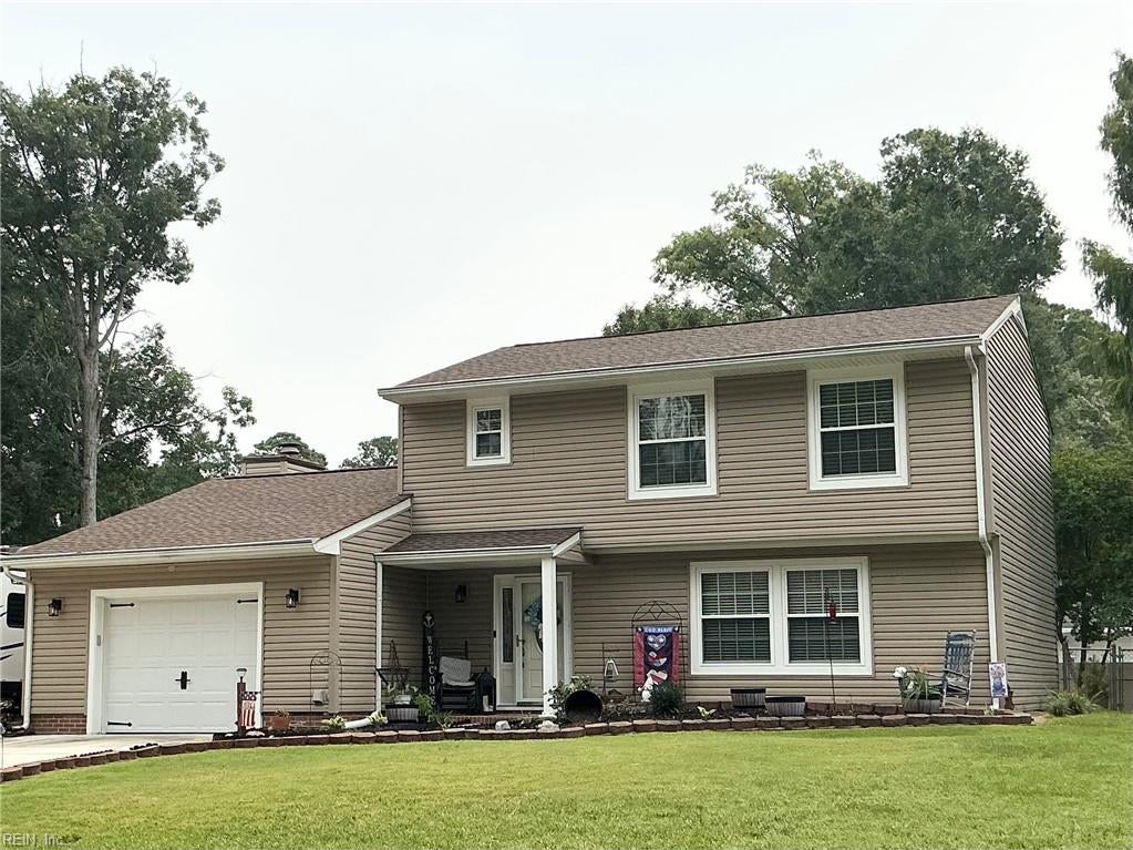 730 Pelham Dr — photo