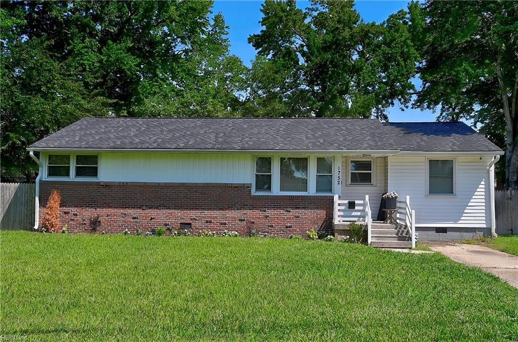 1752 Garden Dr — photo