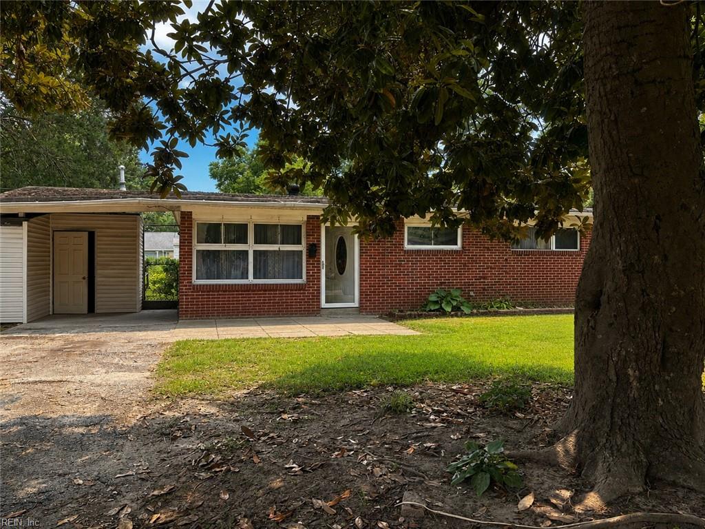 1029 Mineola Dr — photo