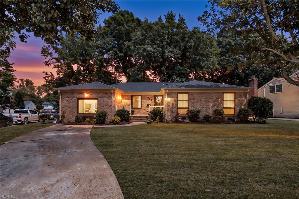 443 Putney Ln — photo