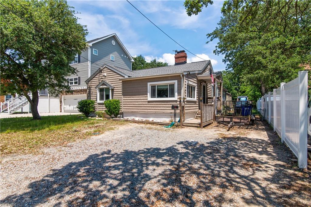 856 Little Bay Ave — photo