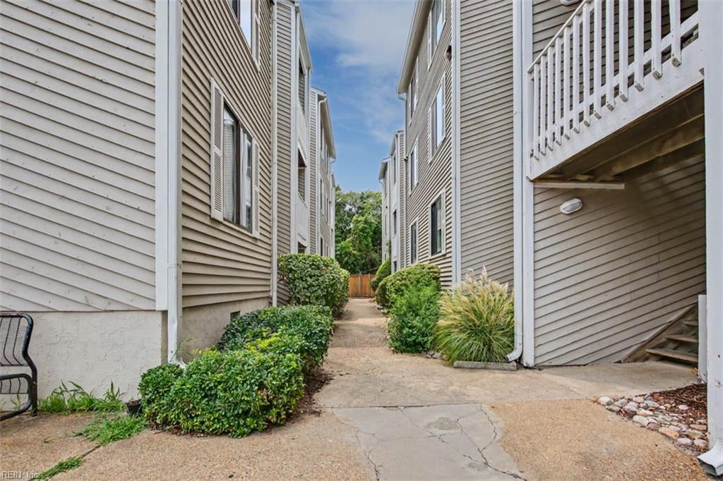 2325 Sea Shell Rd 111 — photo