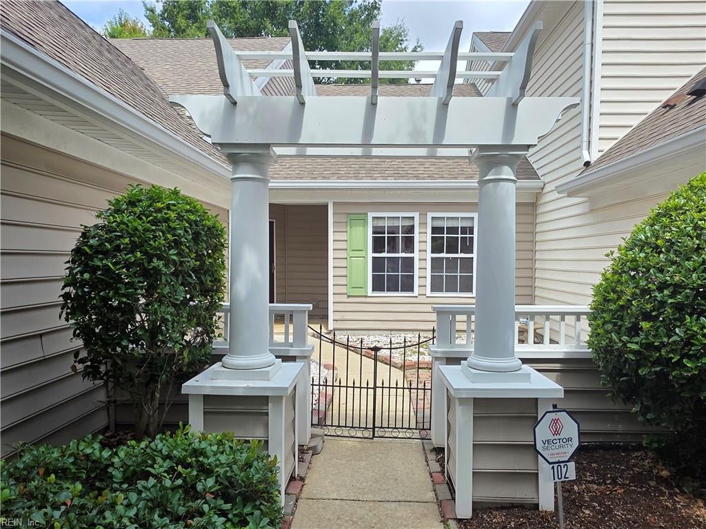 102 Lands End Ln — photo
