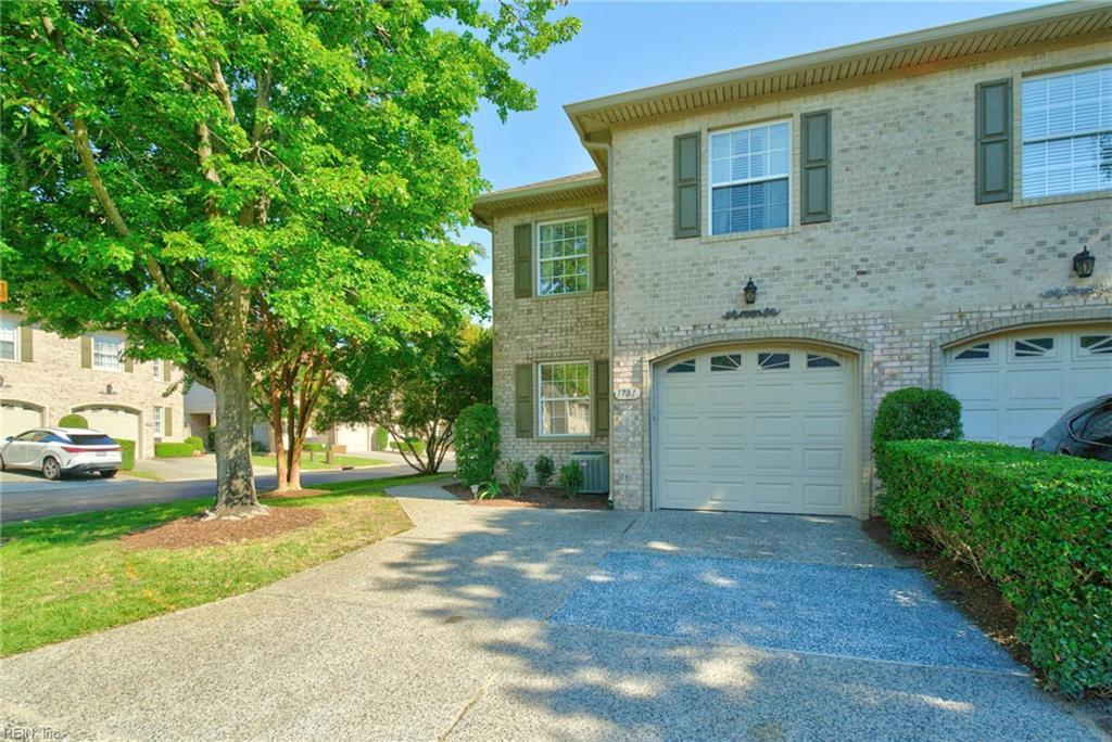 1701 Honorary Ct — photo