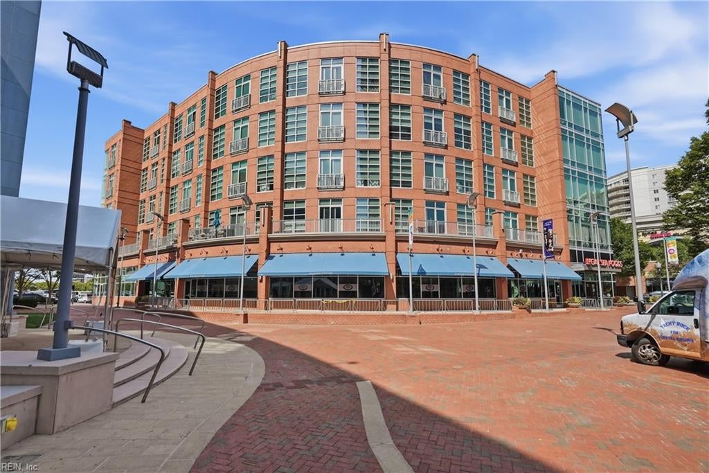 221 Market St 328 — photo