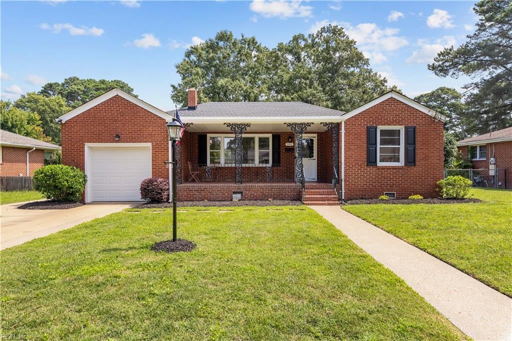 105 Lynn Dr — photo
