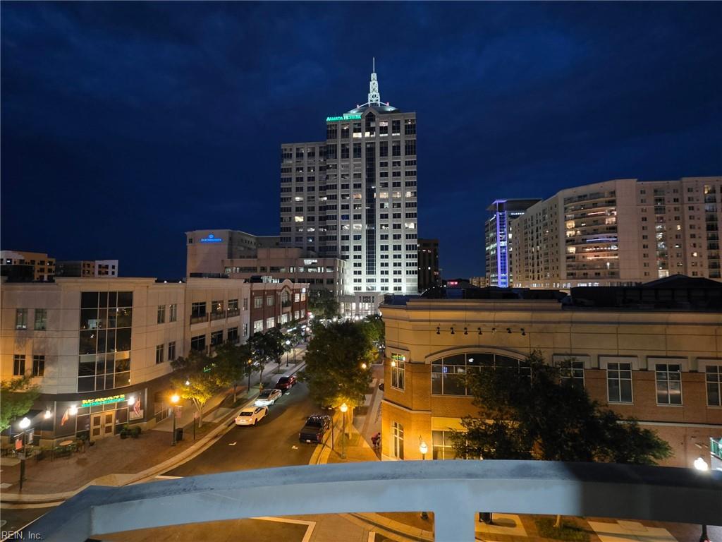 221 Market St 439 — photo
