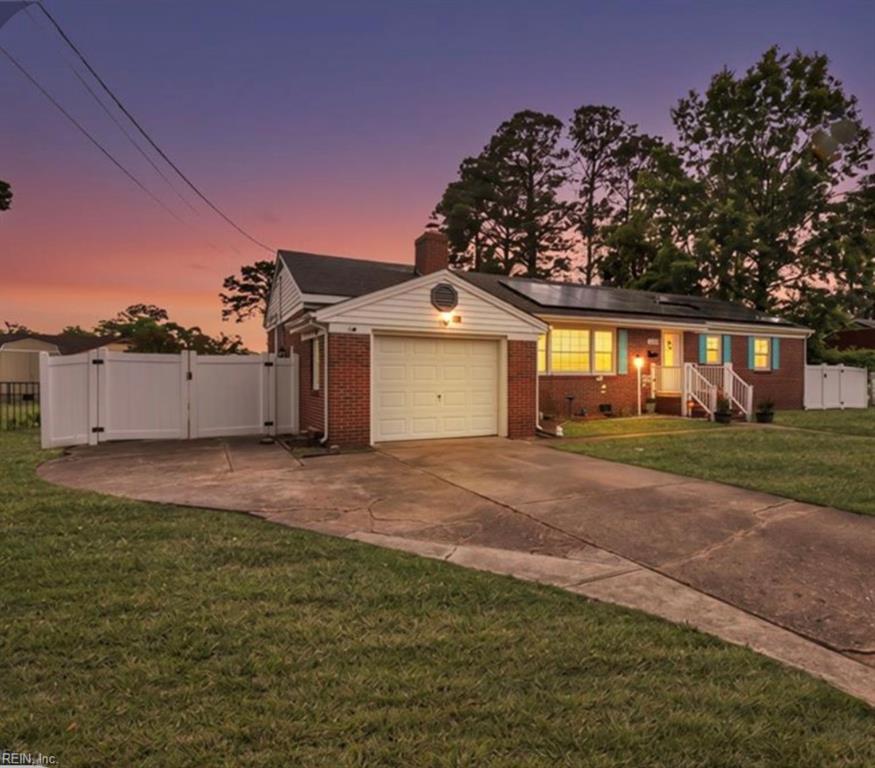 409 Shoreline Dr — photo