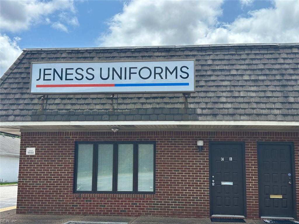 5121 E Virginia Beach Blvd C1 — photo