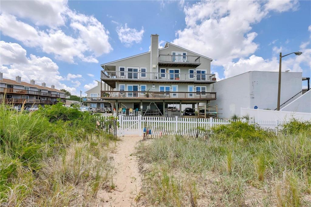 1048 E Ocean View Ave — photo