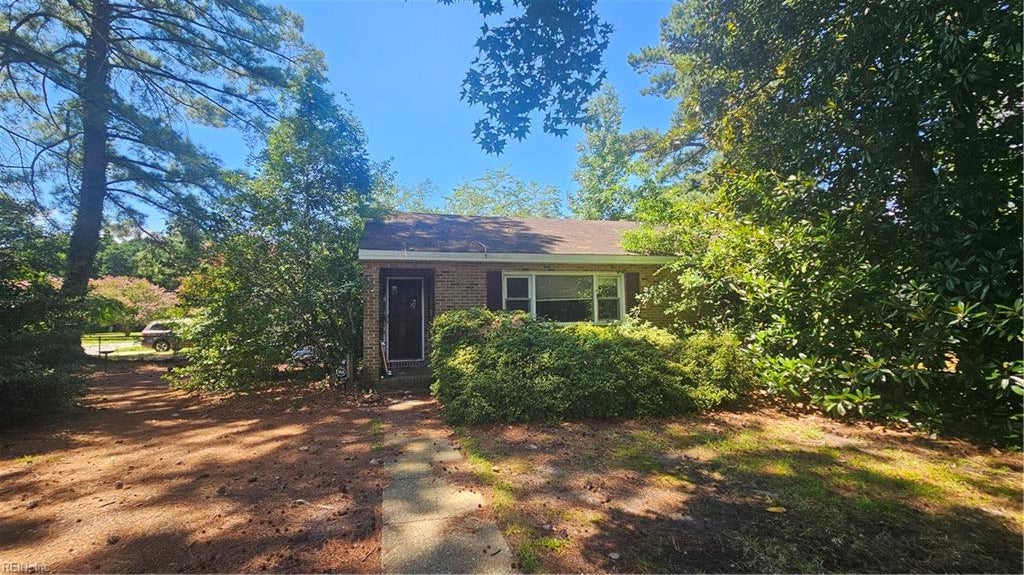 864 E Sparrow Rd — photo