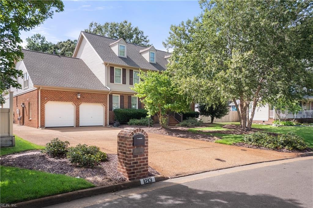 1213 Hartford Ct — photo