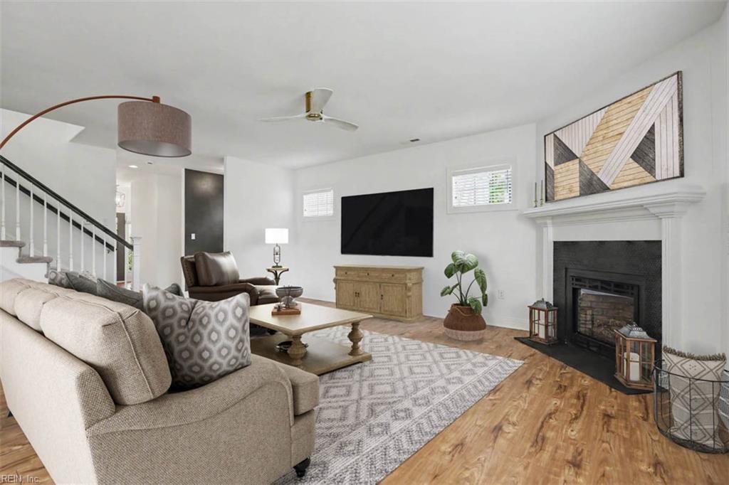 7739 Broadstairs Ln — photo