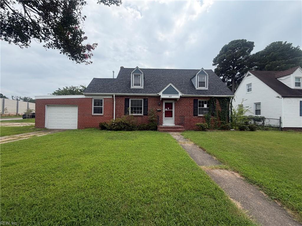 165 Commodore Dr — photo
