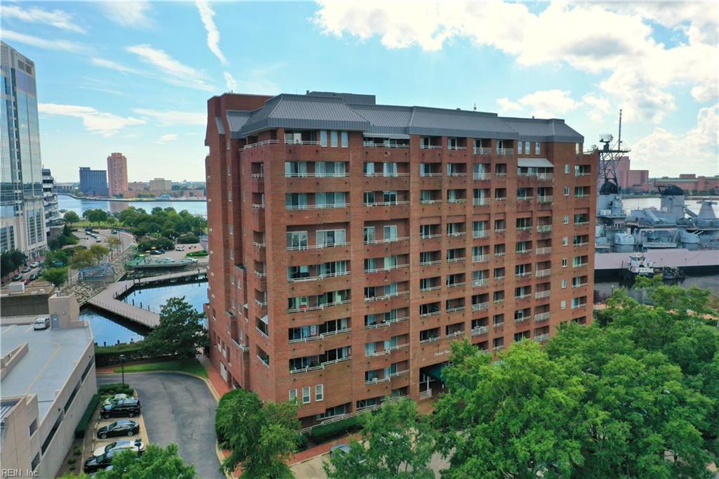 215 Brooke Ave 104 — photo