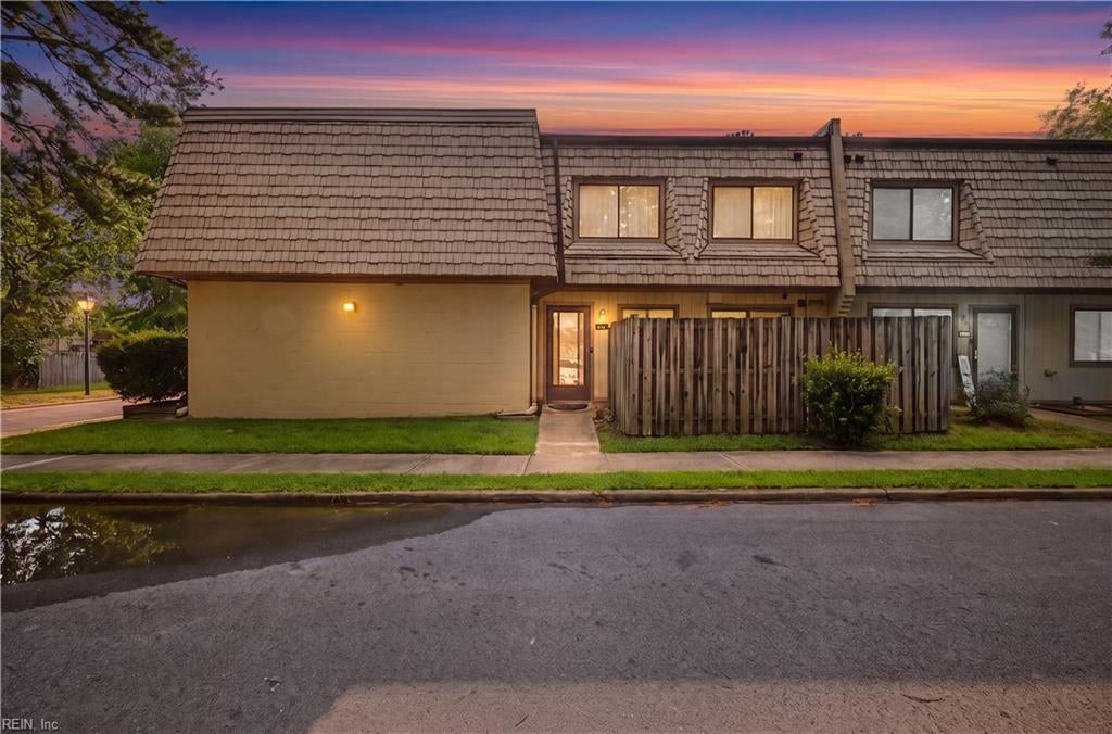 1274 Pacifica Ct — photo