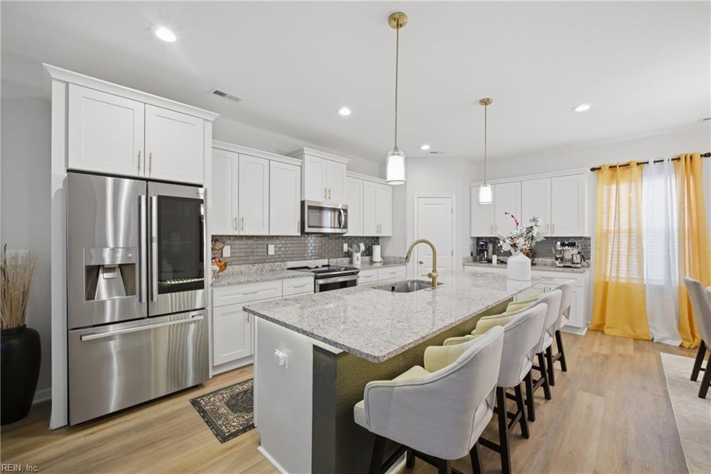 977 Hillpoint Rd — photo