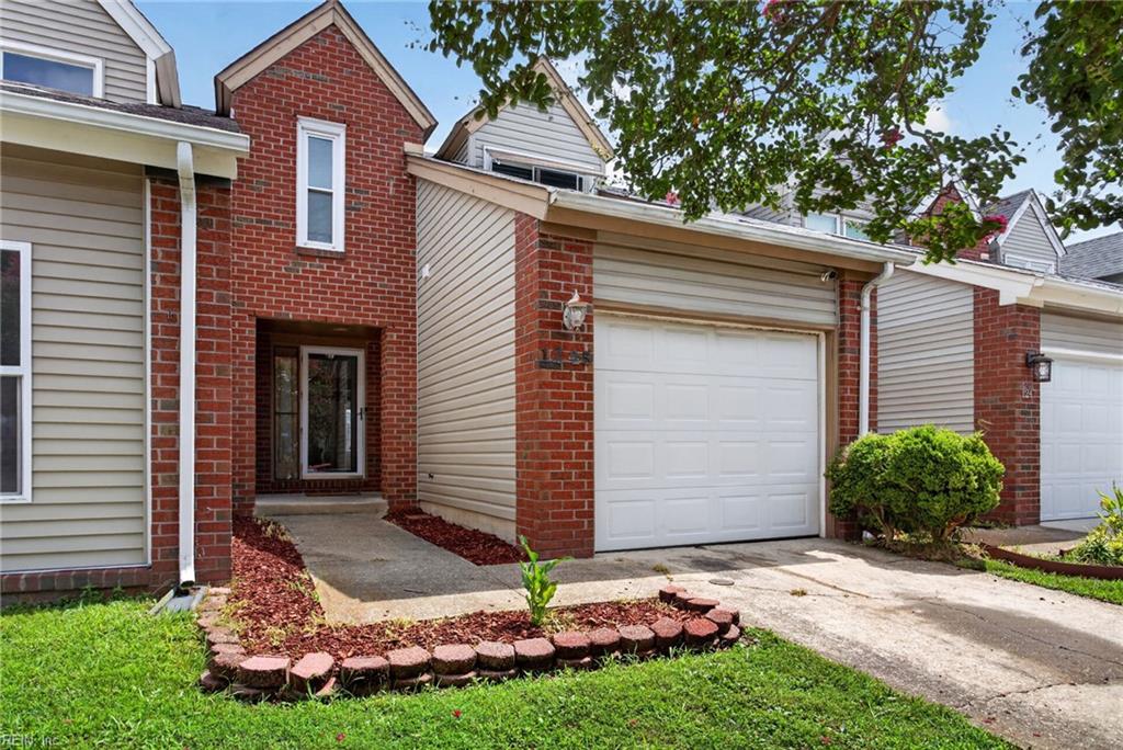 1245 Hillock Xing — photo