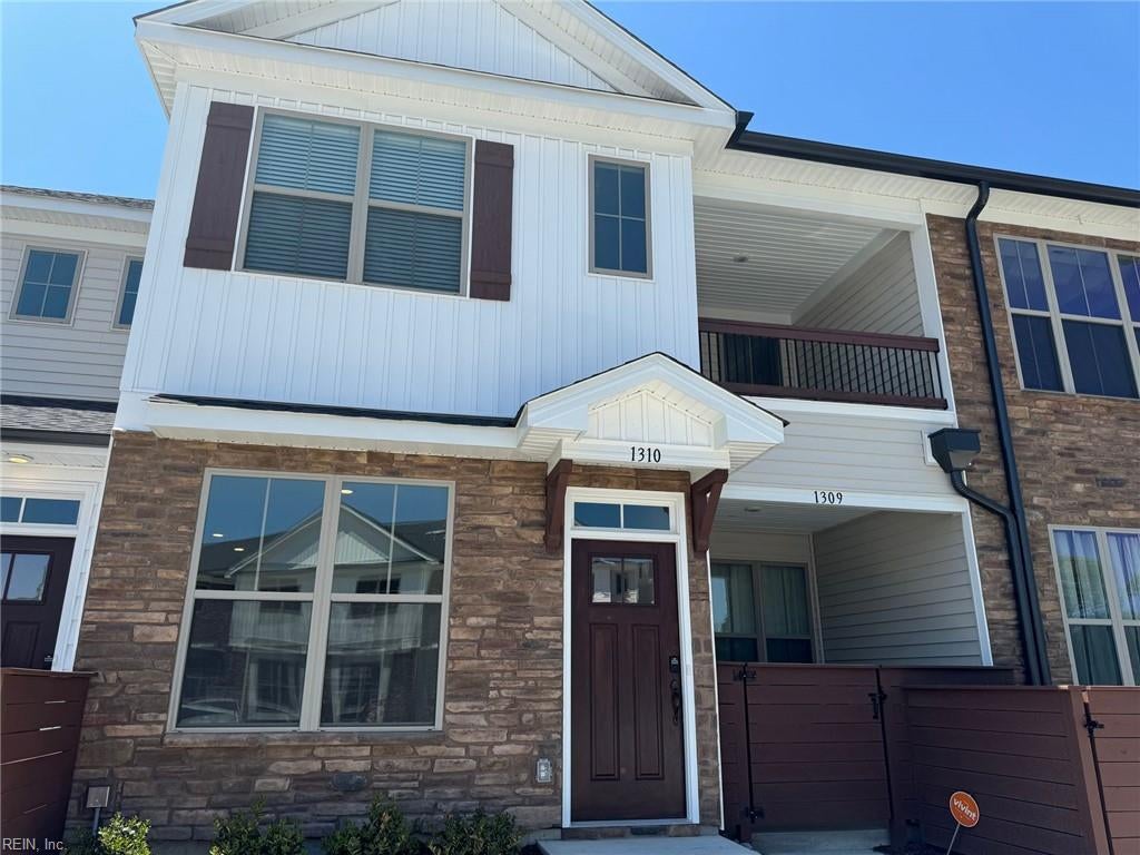 1310 Kathy Ann Way E — photo