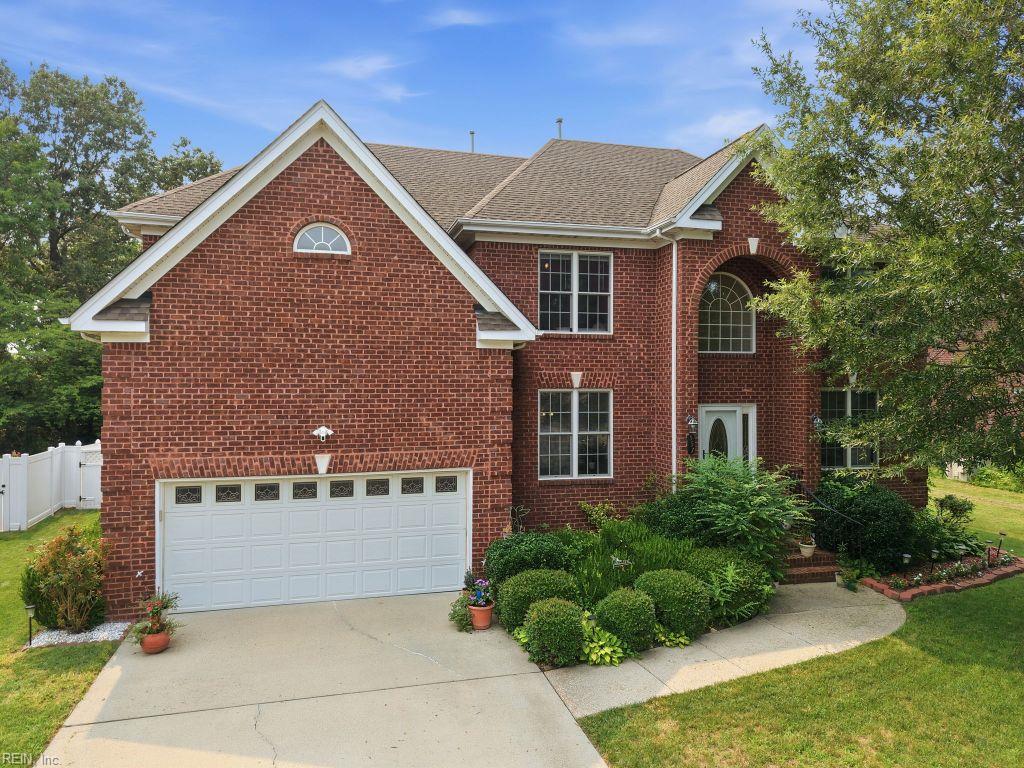 557 Hunts Pointe Dr — photo