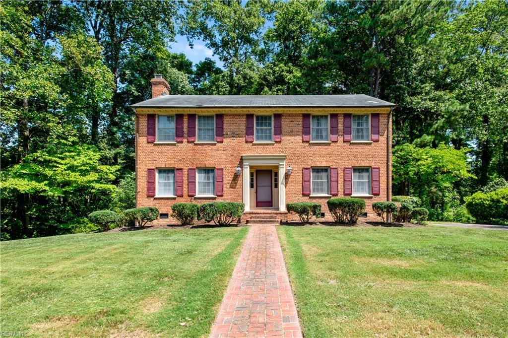 1104 Pine Valley Dr — photo