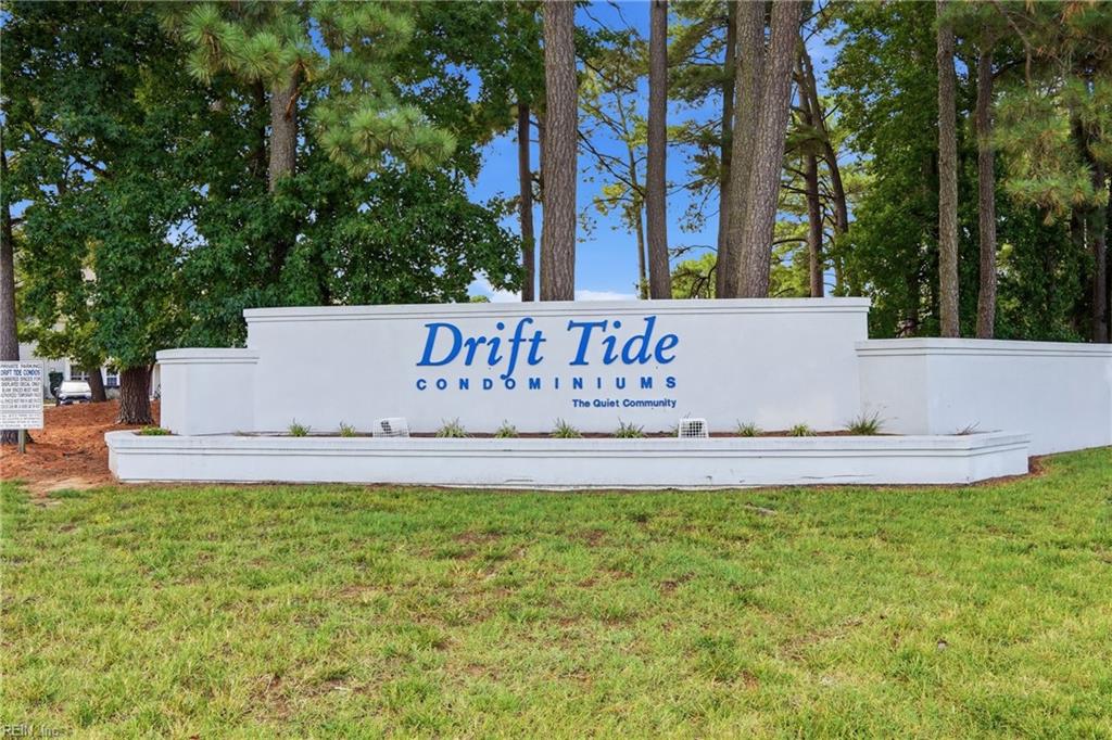 1004 Pebblewood Dr — photo