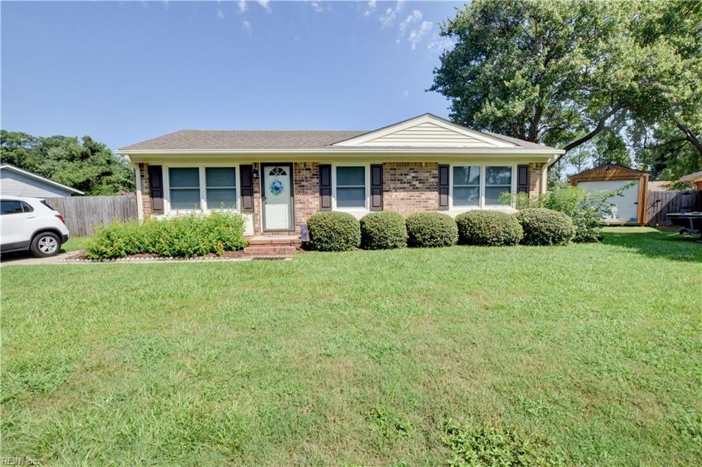 8 Raymond Ct — photo