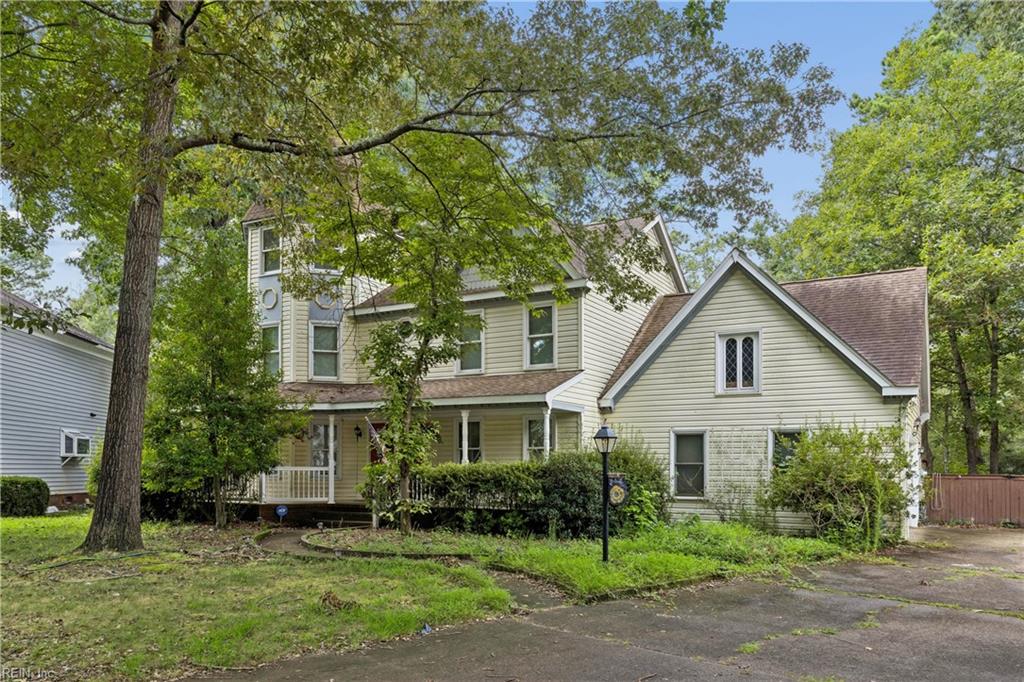 302 Honey Locust Way — photo