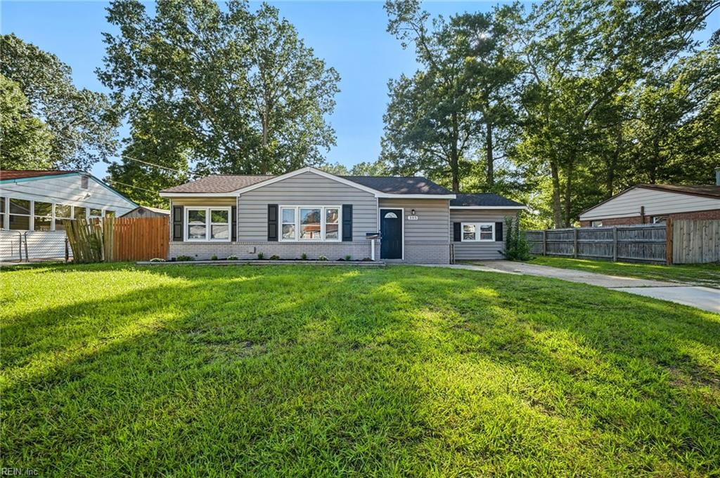 305 Hospital Dr — photo