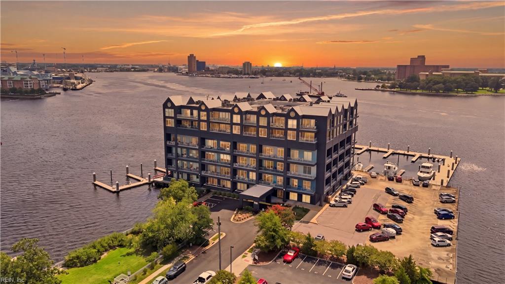 40 Rader St 504 — photo