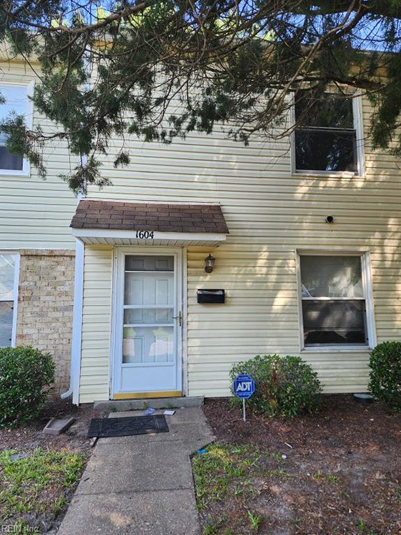 1604 Darren Cir — photo