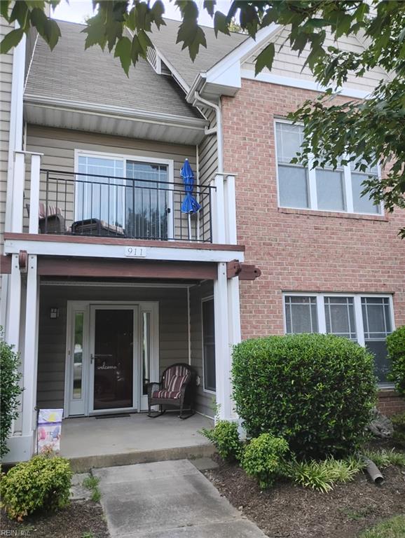 911 Eastfield Ln — photo