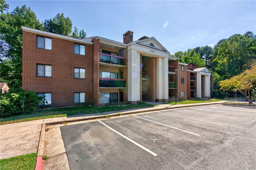 4008 Governors Sq 11 — photo