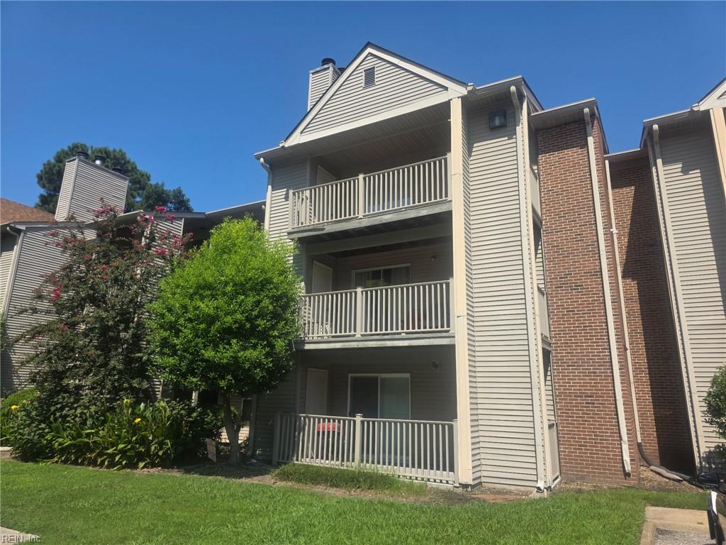 535 Pineland Cir 302 — photo