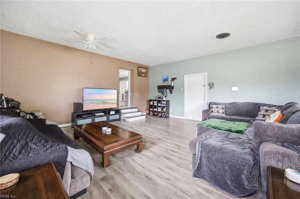 2536 E Little Creek Rd — photo