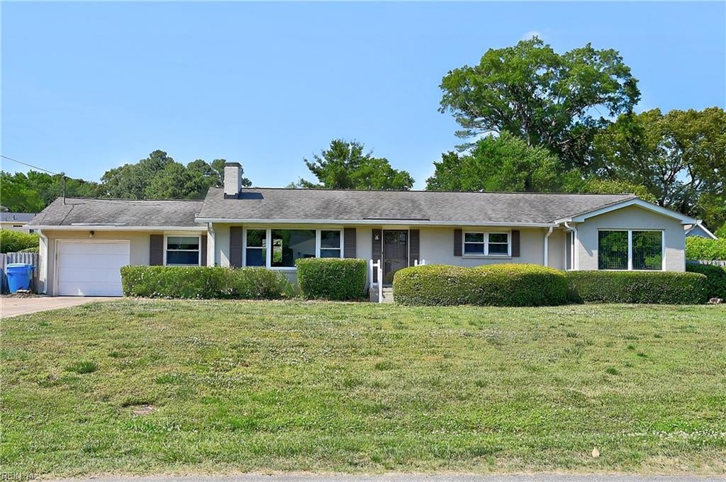 1820 Ashley Dr — photo