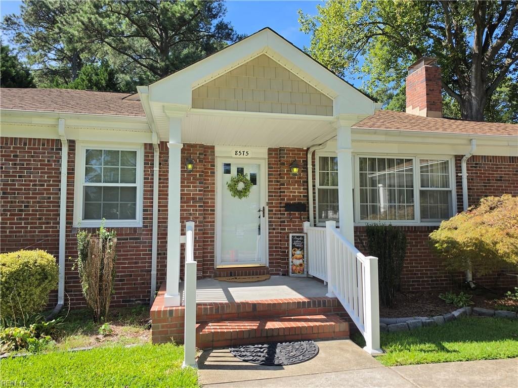 8575 Circle Dr — photo
