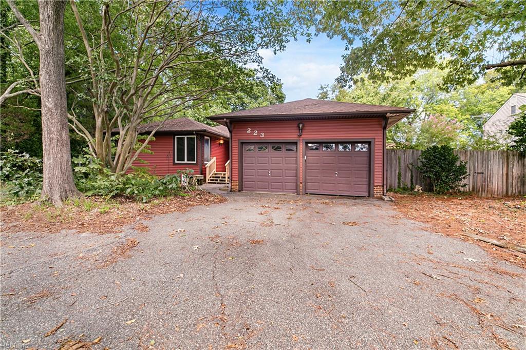 223 Yorktown Rd — photo