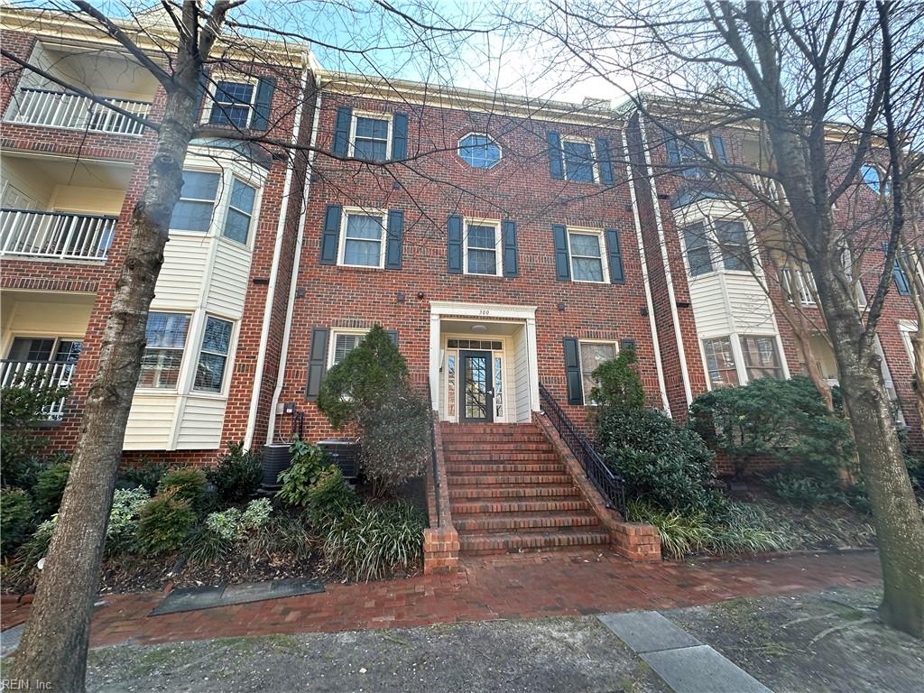 300 Yarmouth St 327 — photo