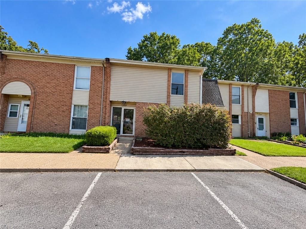 5006 Amboy Court — photo