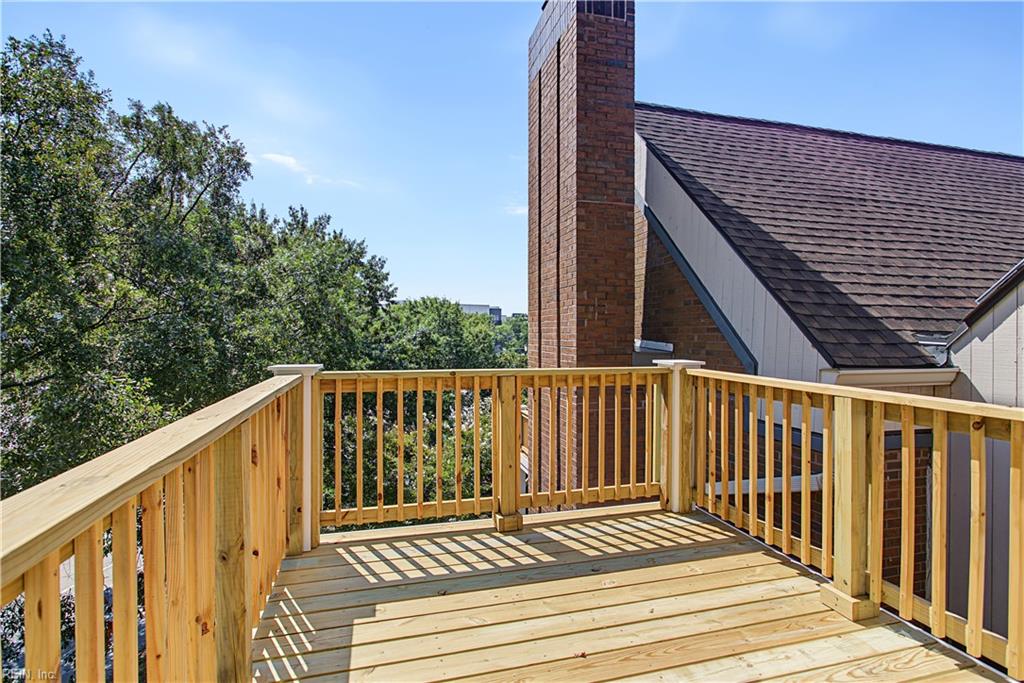 696 Mowbray Arch 960 — photo