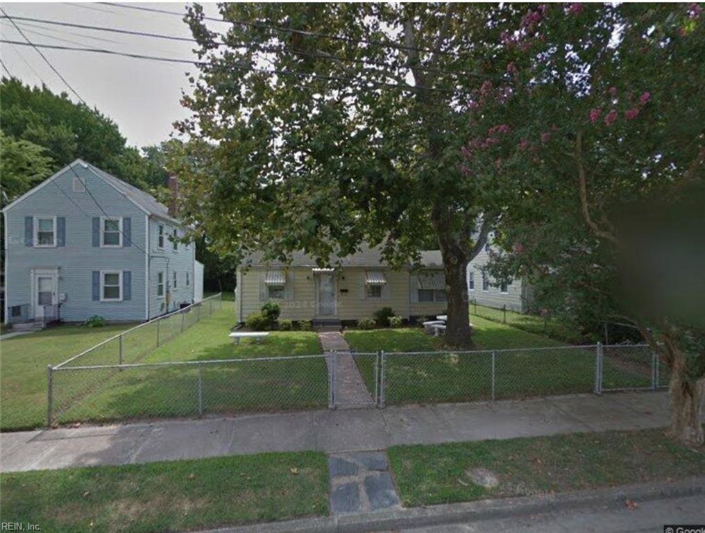 852 15th Street — photo