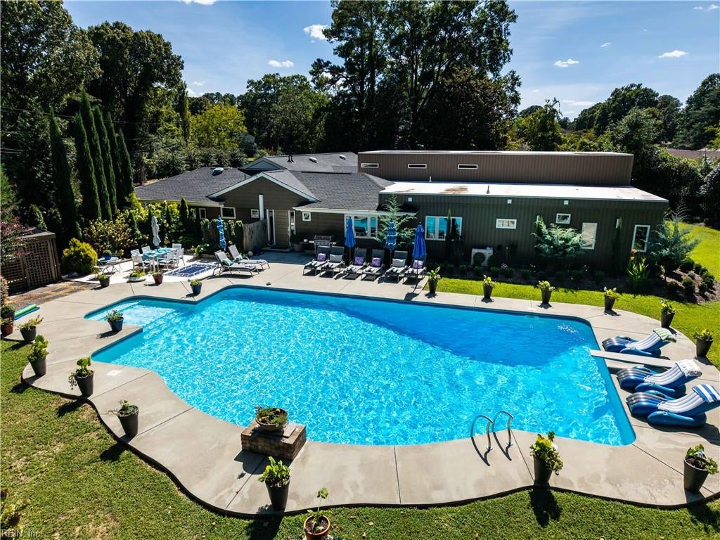 916 Horseshoe Ct — photo