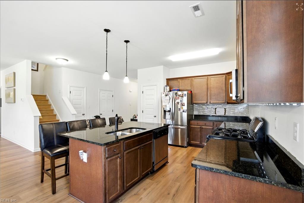 121 Meadows Landing Lane — photo