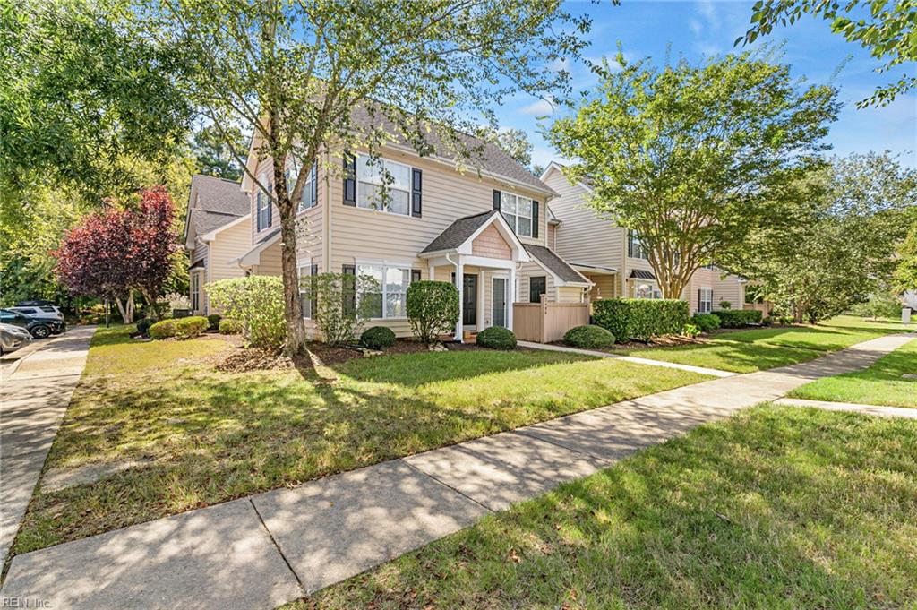 2406 Montgomerie Arch — photo