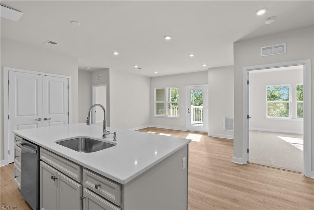 7102 Bridgeway Drive 204 — photo